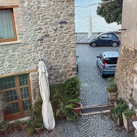Lo Specchio Del
